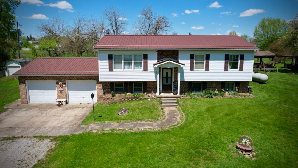 Beautiful Hideaway Home On 13 Acres Secluded Off Road Wooded Setting